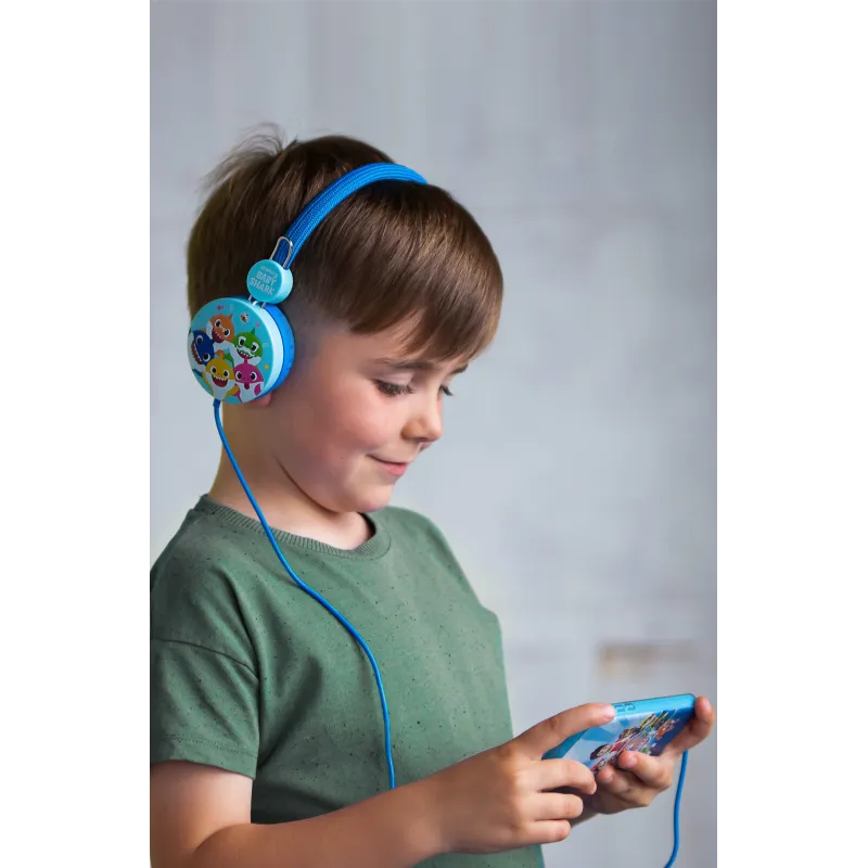 KINDERKOPFHÖRER BABY SHARK MIT LAUTSTÄRKEBEGRENZUNG FÜR KINDER VON 3 BIS 7 JAHREN - The Shop Gamer