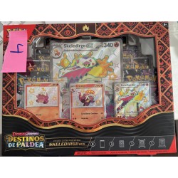POKEMON PREMIUM COLLECTION ASSORT SV4.5 SKELEDIRGEeX ESCARLATA Y PÚRPURA DESTINOS PALDEA JCC POKEMON ESPAÑOL JUEGO DE CARTAS