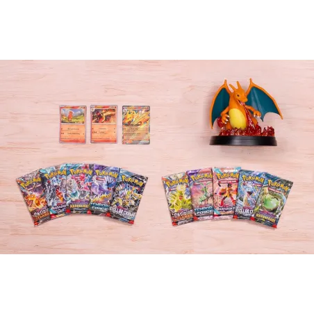 CARTES POKÉMON PACK CHARIZARD EX, 3 CARTES HOLOGRAPHIQUES PROMO, 1 FIGURINE ET 10 BOOSTERS - The Shop Gamer
