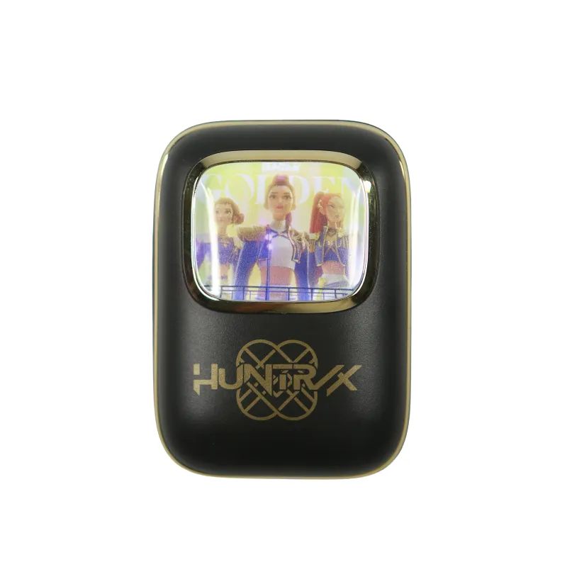 AURICULARES INALÁMBRICOS K-POP DEMON HUNTERS HUNTRIX LOGO GOLDEN CON ESTUCHE DESLIZANTE ILUMINADO COLOR NEGRO